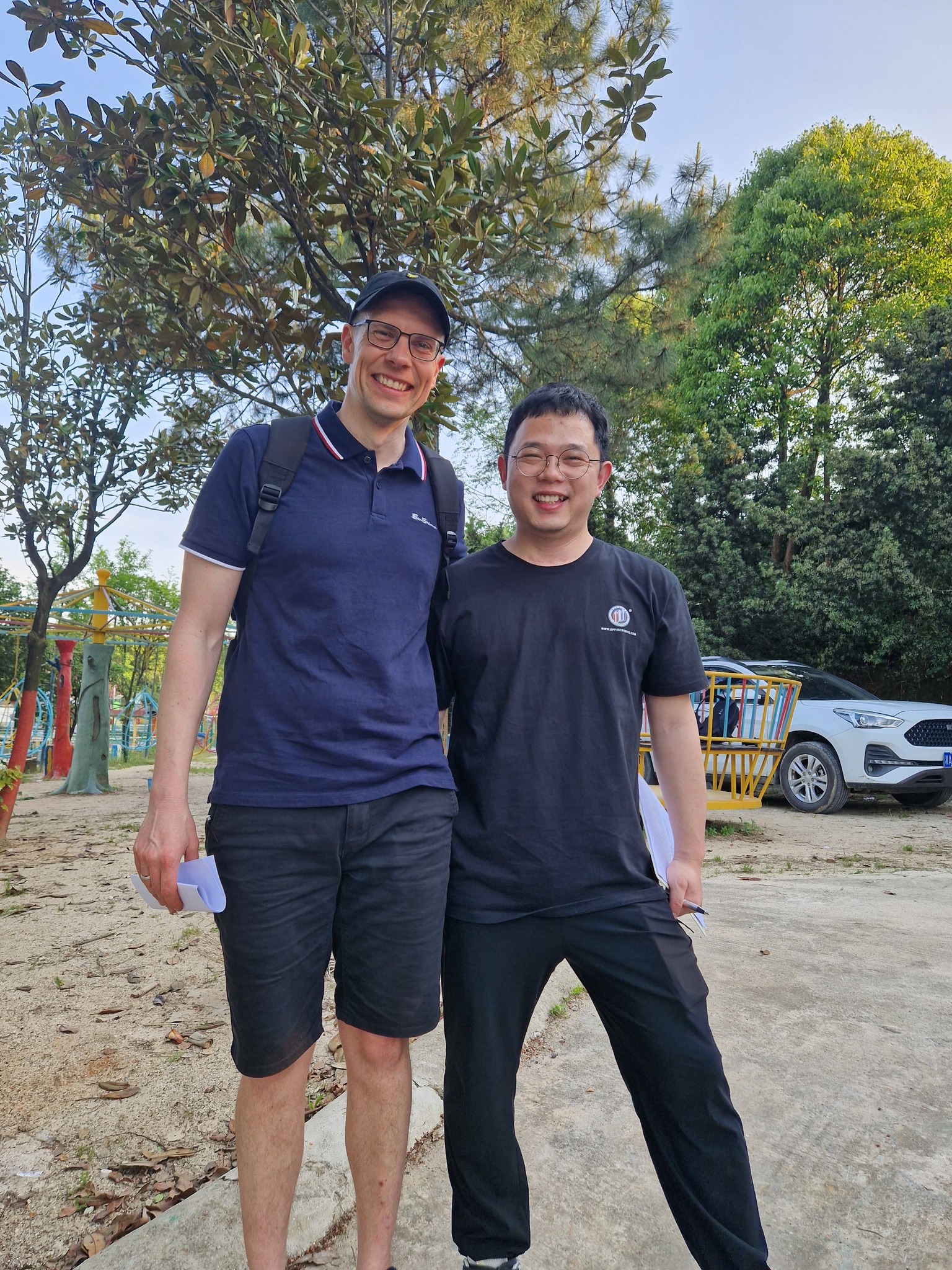 Martin og chef fra Supreme Fireworks under m&oslash;de i Kina